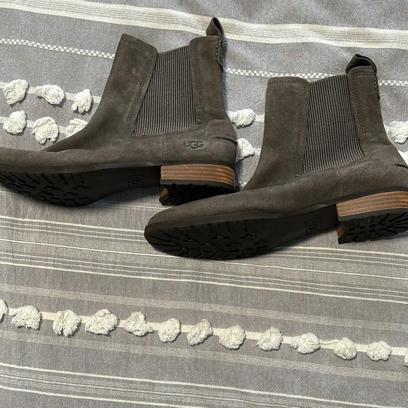 Ugg ankle boots - Picture 3 of 6